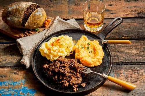 La gastronomía escocesa ofrece una experiencia culinaria única que no debes perderte al visitar Stirling.